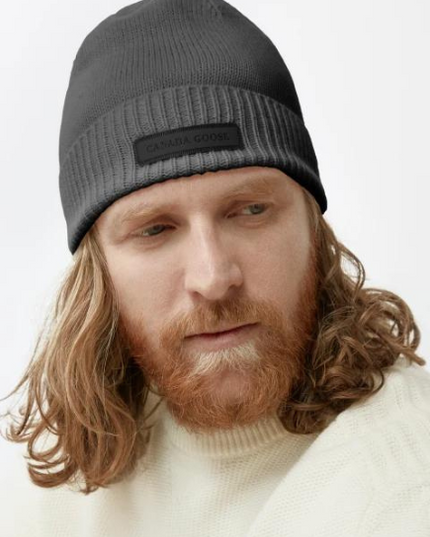 CANADA GOOSE - SMALL EMBLEM TOQUE