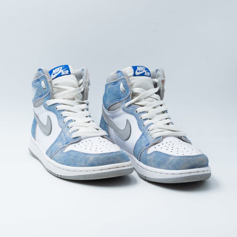 Air Jordan 1 Retro High Hyper Royal Smoke Grey