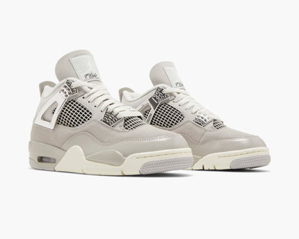 Air Jordan 4 Retro Frozen Moments
