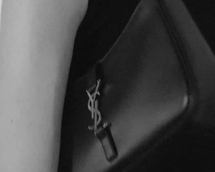 YSL - le 5 à 7 en cuir verni Red