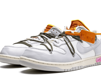 Nike® x Off-White® Dunk Low lot 22