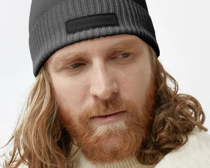 CANADA GOOSE - SMALL EMBLEM TOQUE